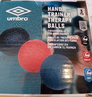 UMBRO MAROKERŐSÍTŐ LABDA 3 DB-OS  - 510508000